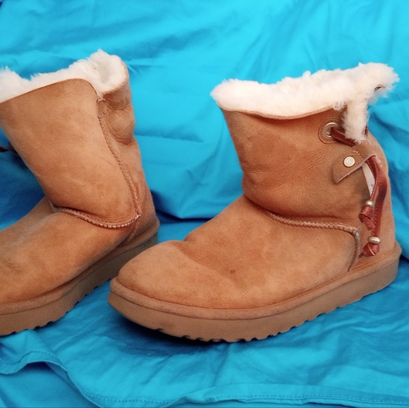 UGG Maia boots 10 - Picture 2 of 6